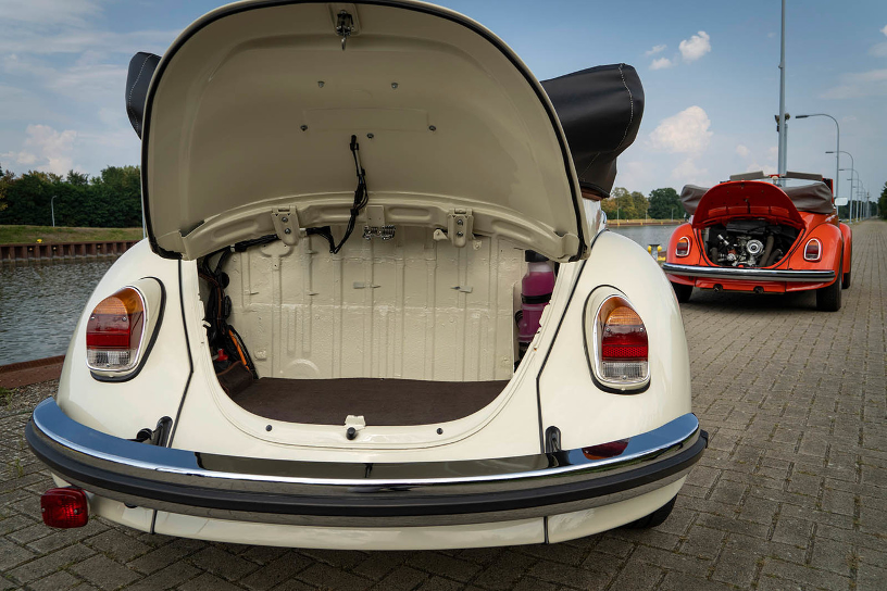 volkswagen beetle clásico convertido en eléctrico